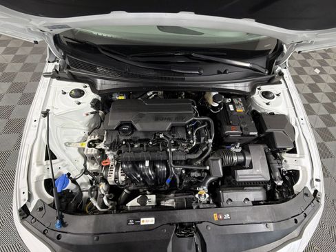 Used 2024 Hyundai Elantra SE image 26