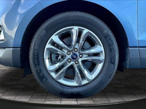 Used 2019 Ford Edge SEL w/ Equipment Group 201A AWD/4WD image 35