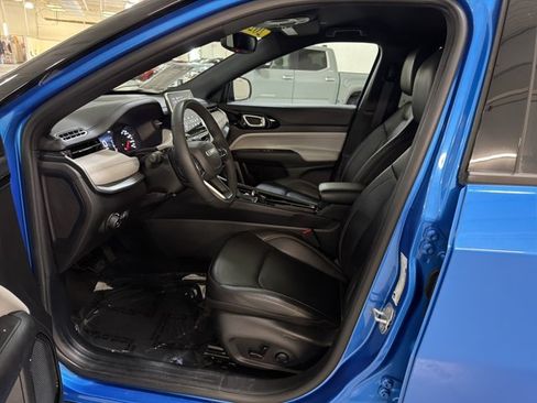 Used 2025 Jeep Compass Limited AWD/4WD image 15