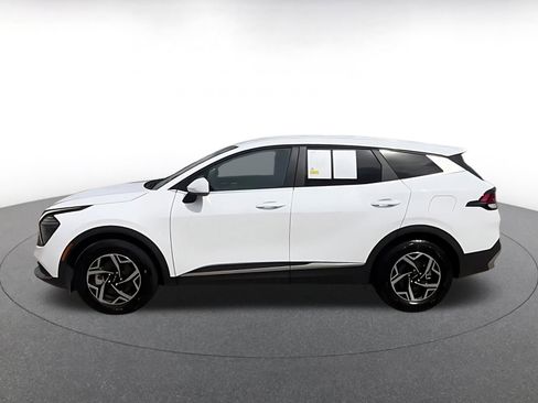 Used 2025 Kia Sportage LX FWD image 9