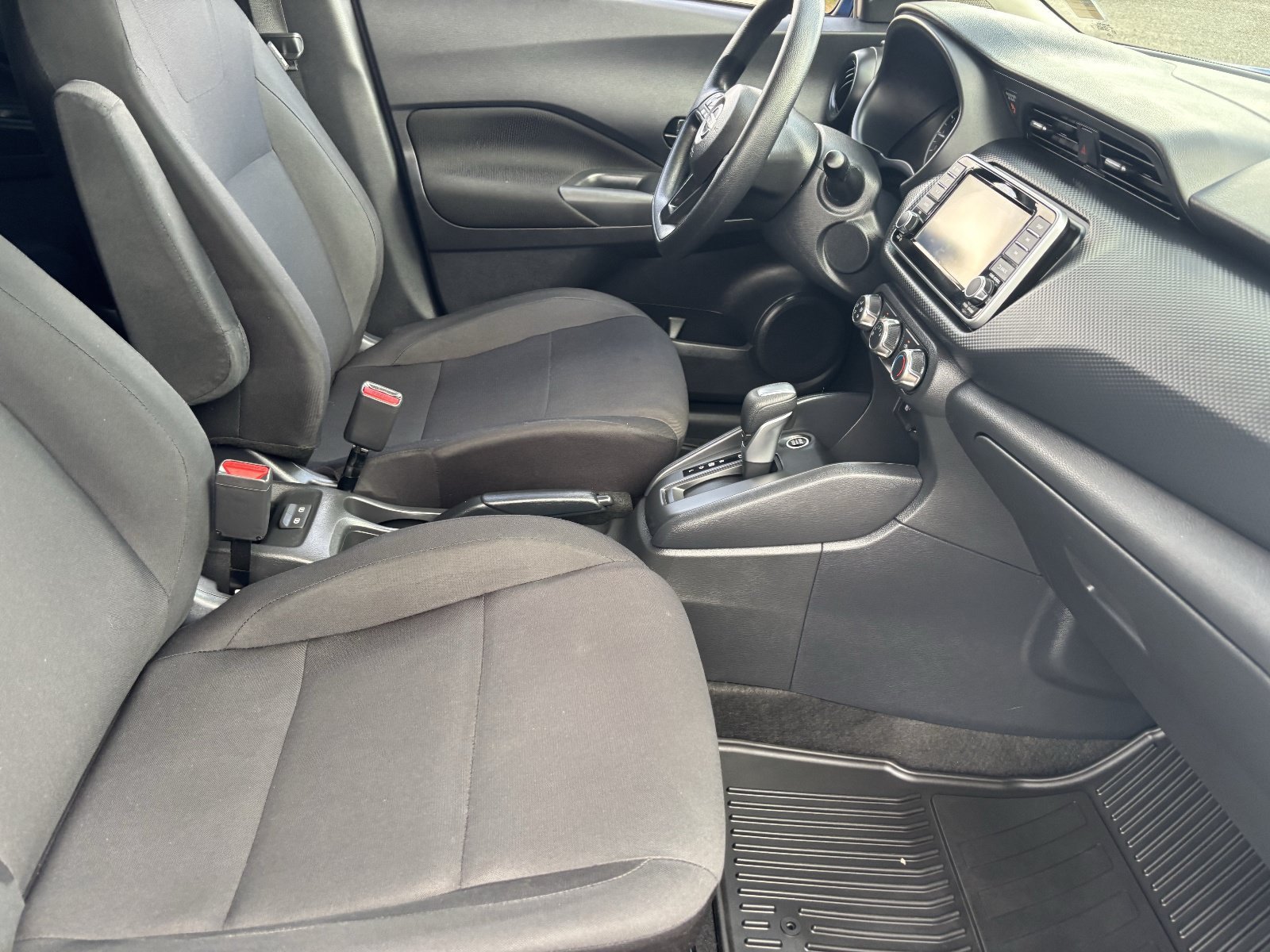 Used 2024 Nissan Kicks S FWD image 11