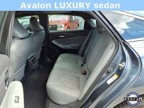 Used 2019 Toyota Avalon XLE image 17