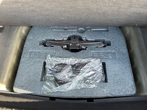 Used 2024 Nissan Altima 2.5 SV image 11