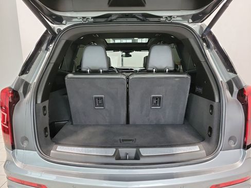 Used 2025 Cadillac XT6 Premium Luxury image 19