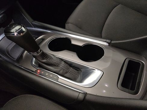Used 2017 Chevrolet Malibu LT FWD image 26