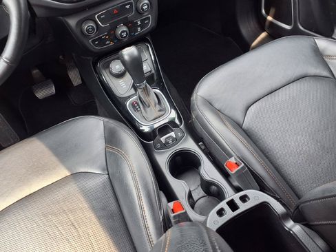 Used 2018 Jeep Compass Limited AWD/4WD image 10
