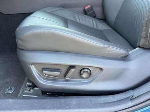Used 2025 Toyota Camry XLE w/ Premium Plus Package AWD/4WD image 19