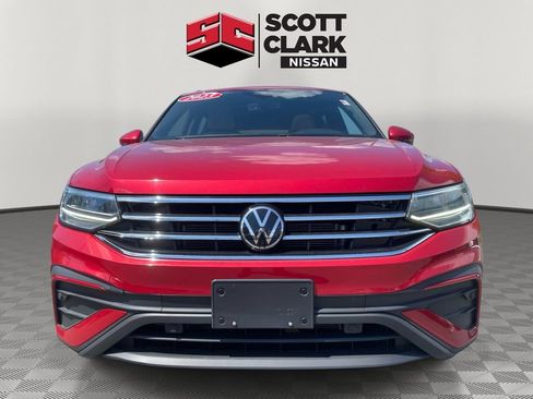 Used 2023 Volkswagen Tiguan SE AWD/4WD image 2