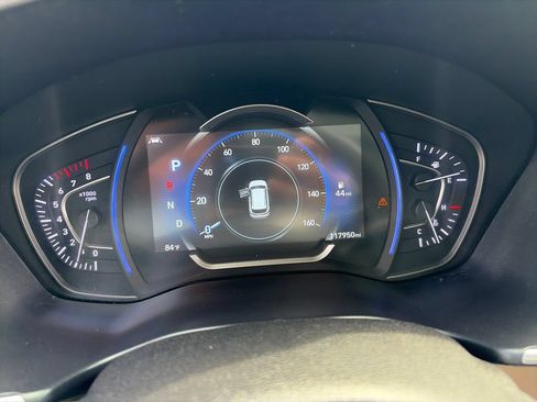 Used 2020 Hyundai Santa Fe Limited AWD/4WD image 18