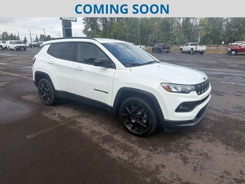 Used 2025 Jeep Compass Latitude w/ Convenience Group AWD/4WD image 1