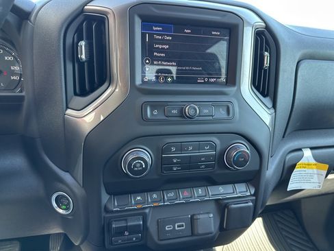 Used 2025 Chevrolet Silverado 1500 Custom Trail Boss w/ Turbomax Blackout Package image 9