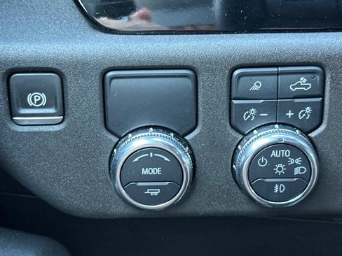 Used 2025 GMC Sierra 1500 SLT RWD image 39