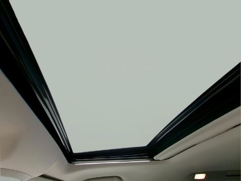 Used 2024 Nissan Armada SL w/ Captain's Chairs Package image 15