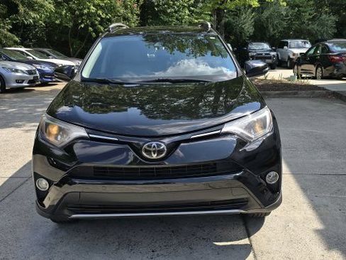 Used 2017 Toyota RAV4 XLE AWD/4WD image 8