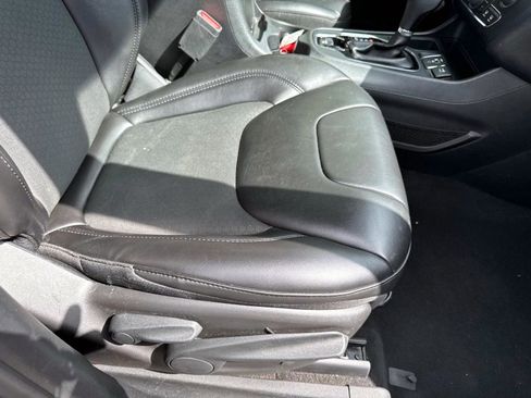 Used 2019 Jeep Cherokee Latitude Plus image 15