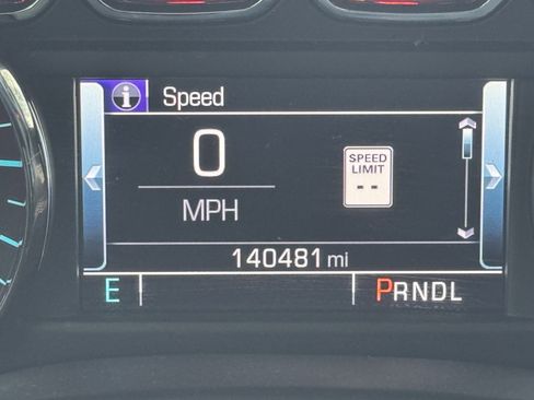 Used 2017 Chevrolet Suburban LT image 9