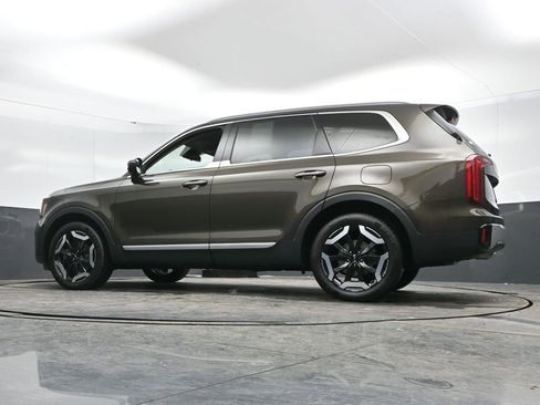 Used 2024 Kia Telluride S image 50