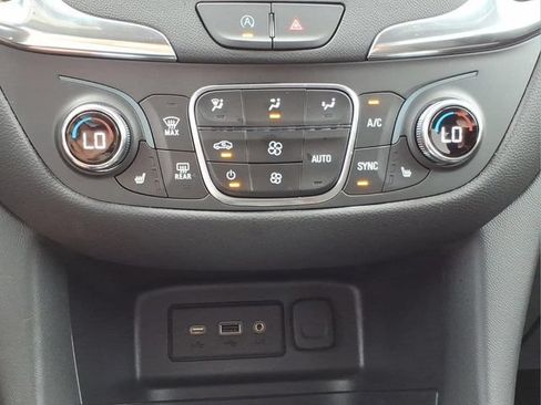 Used 2024 Chevrolet Equinox LT w/ LPO, Floor Liner Package FWD image 20