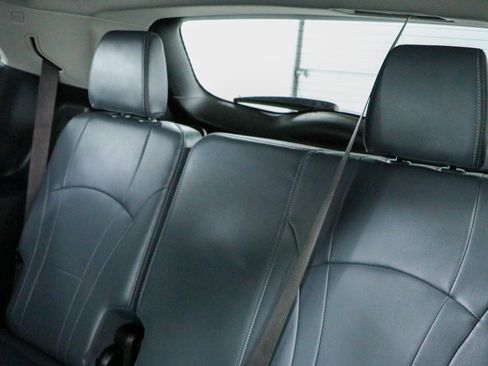 Used 2020 Buick Enclave Premium w/ Sun and Sites Package FWD image 27