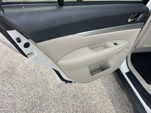 Used 2014 Subaru Outback 2.5i Premium image 21