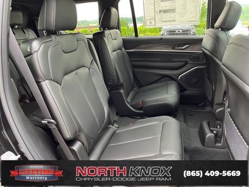 New 2025 Jeep Grand Cherokee L Limited w/ Luxury Tech Group II image 27