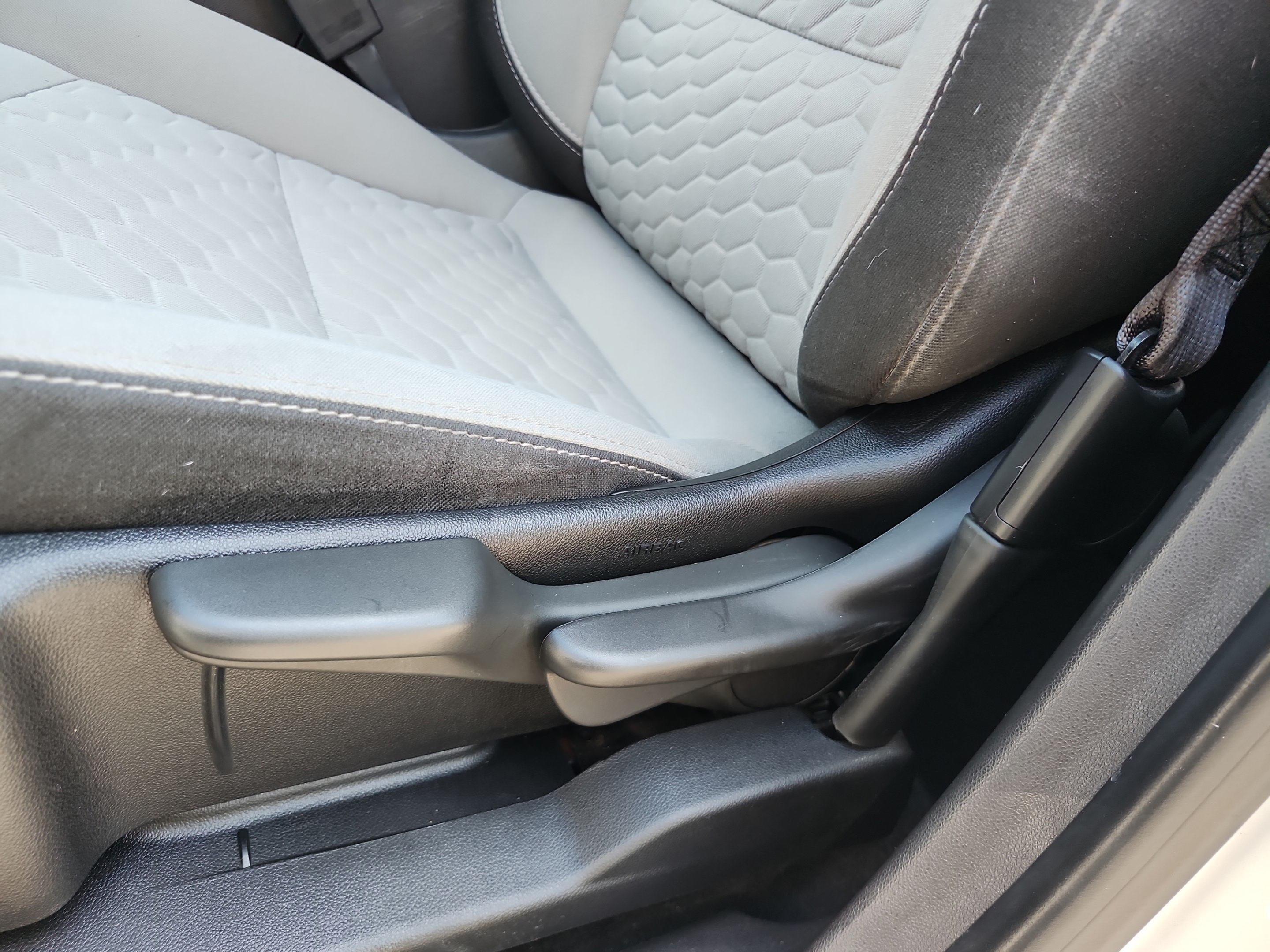 Used 2019 Chevrolet Equinox LS FWD image 15