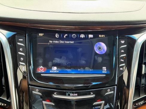 Used 2017 Cadillac Escalade Luxury AWD/4WD image 77