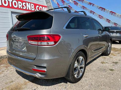 Used 2017 Kia Sorento SX image 8
