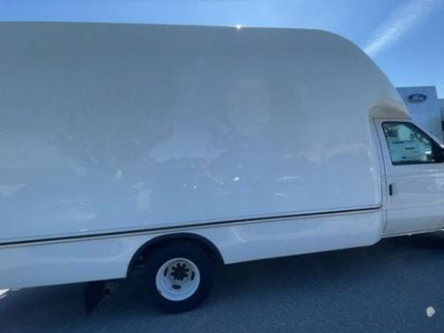 New 2026 Ford E-350 and Econoline 350 Super Duty w/ Power Equipment Group RWD image 9