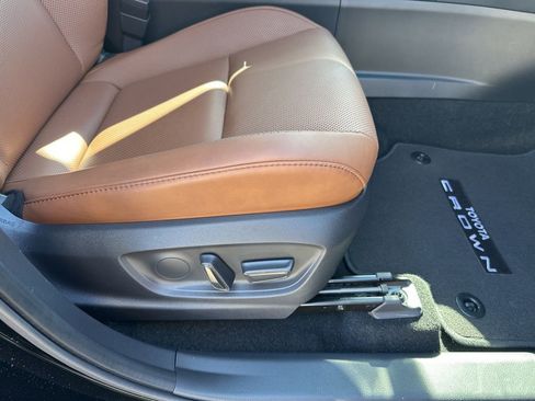 Used 2025 Toyota Crown Signia image 49