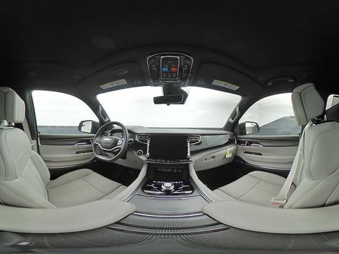 New 2026 Jeep Grand Wagoneer Summit AWD/4WD image 42