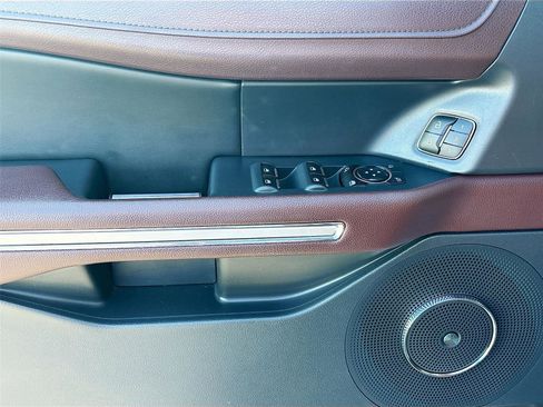 Used 2023 Ford Expedition Max Limited image 21