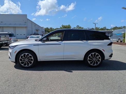 Used 2024 Lincoln Nautilus Reserve image 6