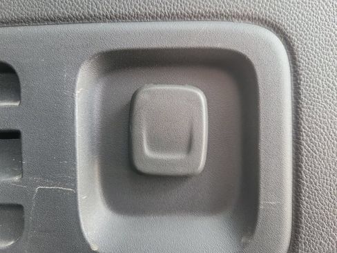 Used 2023 Chevrolet Traverse LT AWD/4WD image 9