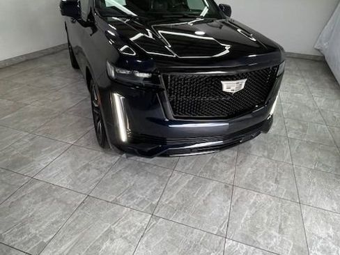 Used 2021 Cadillac Escalade Sport Platinum image 3