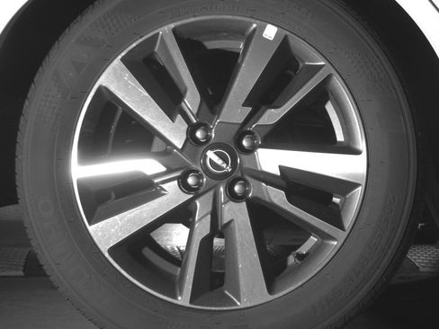 Used 2025 Nissan Versa SV FWD image 18