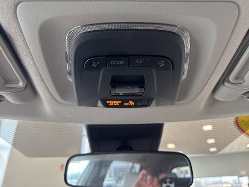 Used 2022 Toyota Corolla Cross LE image 29