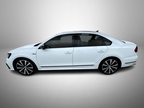 Used 2018 Volkswagen Passat 3.6 image 8