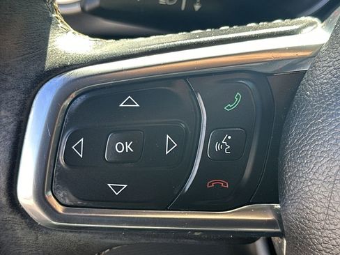 Used 2018 Jeep Wrangler Unlimited Sahara image 25