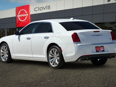 Used 2019 Chrysler 300 Limited RWD image 7