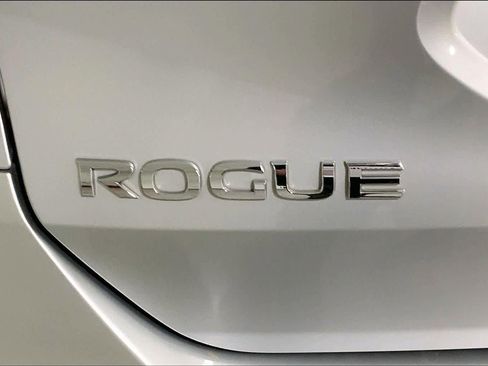 Used 2016 Nissan Rogue S FWD image 8