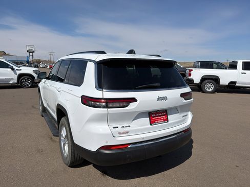 Used 2022 Jeep Grand Cherokee L Laredo w/ Luxury Tech Group I image 9