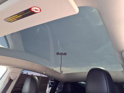 Used 2023 Tesla Model Y 2WD image 22