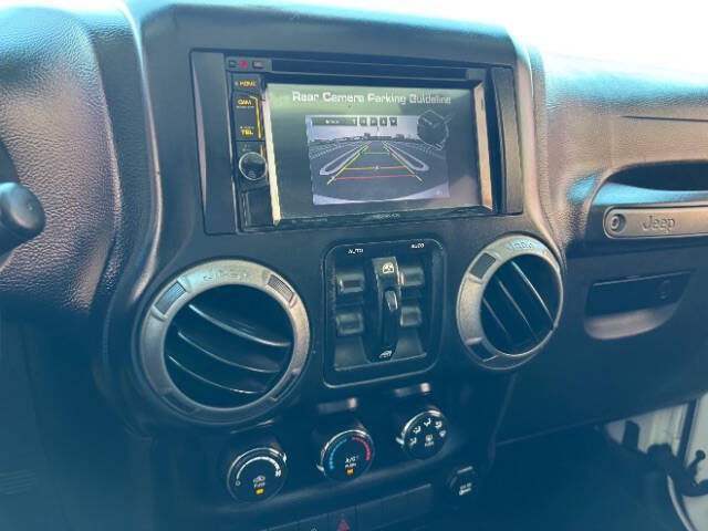 Used 2015 Jeep Wrangler Unlimited Sport w/ Quick Order Package 24S AWD/4WD image 9