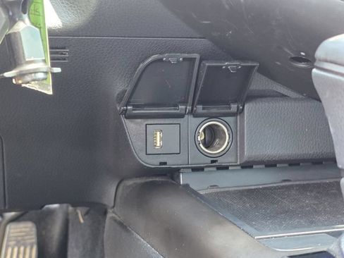 Used 2023 Toyota Camry SE FWD image 19