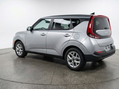 Used 2025 Kia Soul LX w/ LX Technology Package image 6