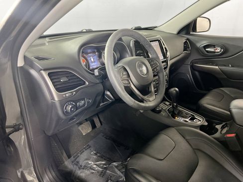 Used 2022 Jeep Cherokee Limited w/ Mopar Interior Package image 9