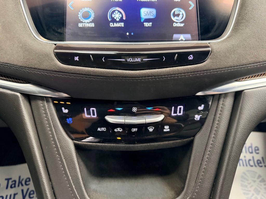 Used 2018 Cadillac XT5 Platinum w/ Driver Assist Package AWD/4WD image 13