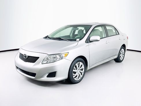 Used 2009 Toyota Corolla XLE FWD image 3