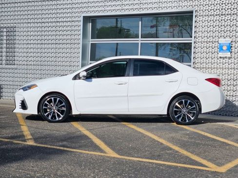 Used 2018 Toyota Corolla SE w/ SE Premium Package image 9